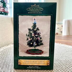 2002 Christmas Tree with Six Mini Decorations  - Hallmark Keepsake QX4476